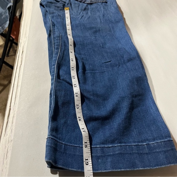 7 FOR ALL MANKIND ~ Lot of Two Pairs Dojo Crop Jeans Medium and Dark Wash - Picture 11 of 16